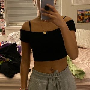 Brandy Melville Off the shoulder crop top